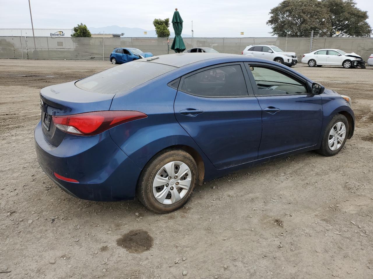 Photo 2 VIN: 5NPDH4AE5GH739387 - HYUNDAI ELANTRA 