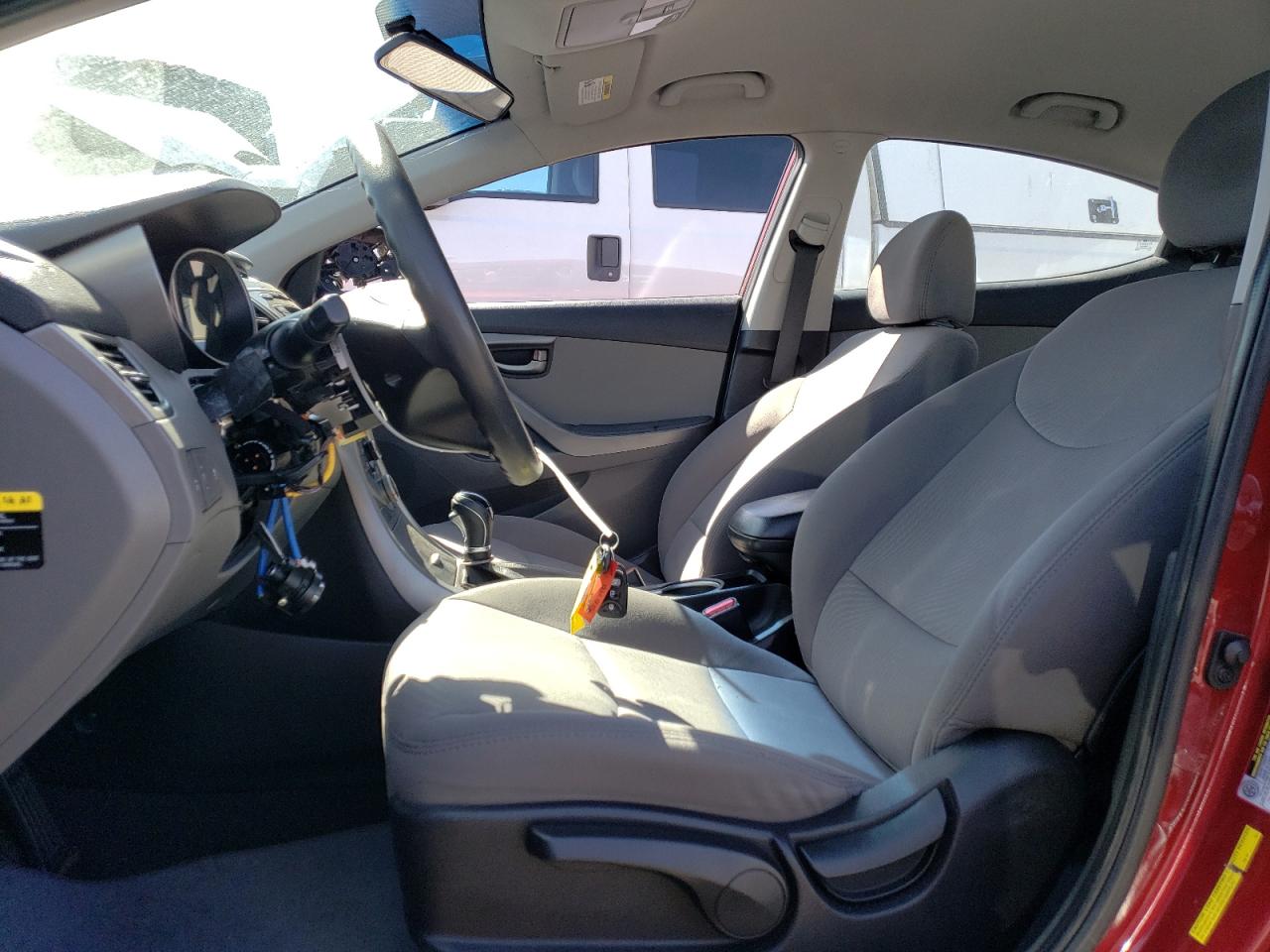 Photo 6 VIN: 5NPDH4AE5GH740832 - HYUNDAI ELANTRA 