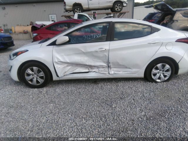 Photo 5 VIN: 5NPDH4AE5GH775001 - HYUNDAI ELANTRA 