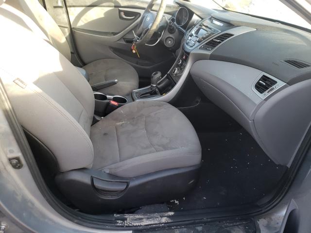 Photo 4 VIN: 5NPDH4AE5GH776889 - HYUNDAI ELANTRA SE 