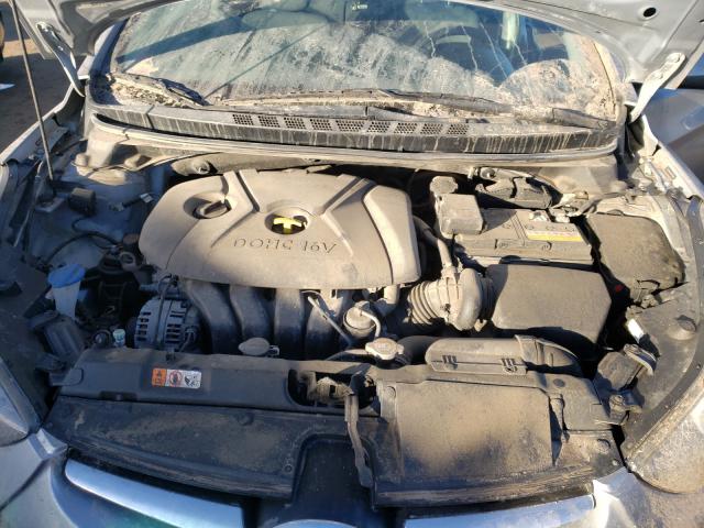 Photo 6 VIN: 5NPDH4AE5GH776889 - HYUNDAI ELANTRA SE 