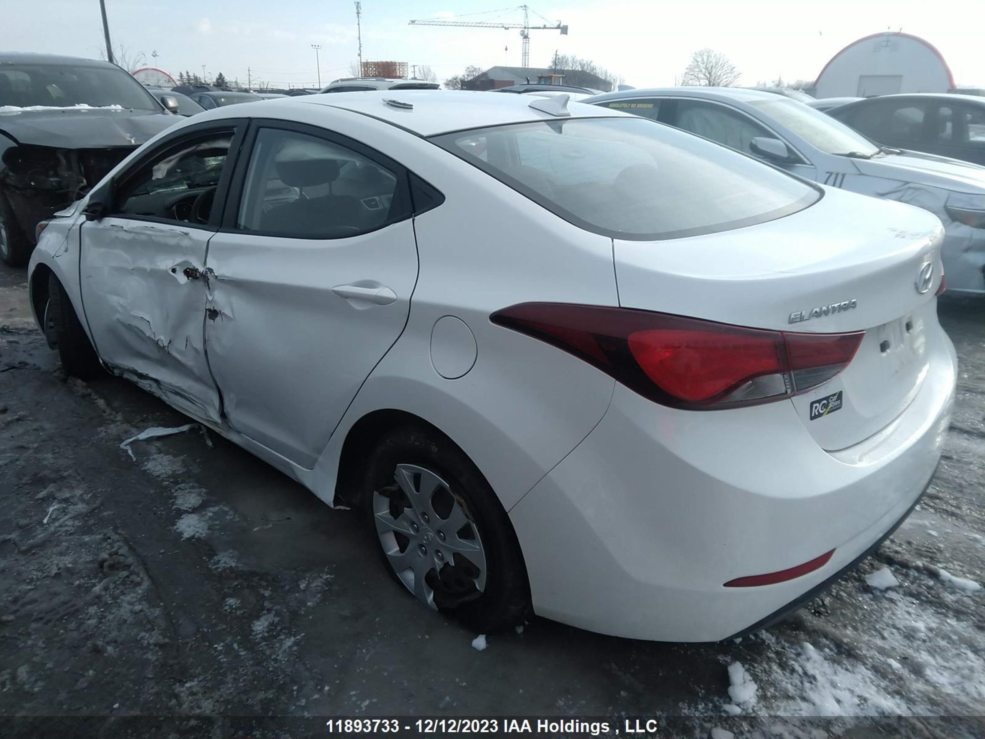 Photo 2 VIN: 5NPDH4AE5GH792042 - HYUNDAI ELANTRA 