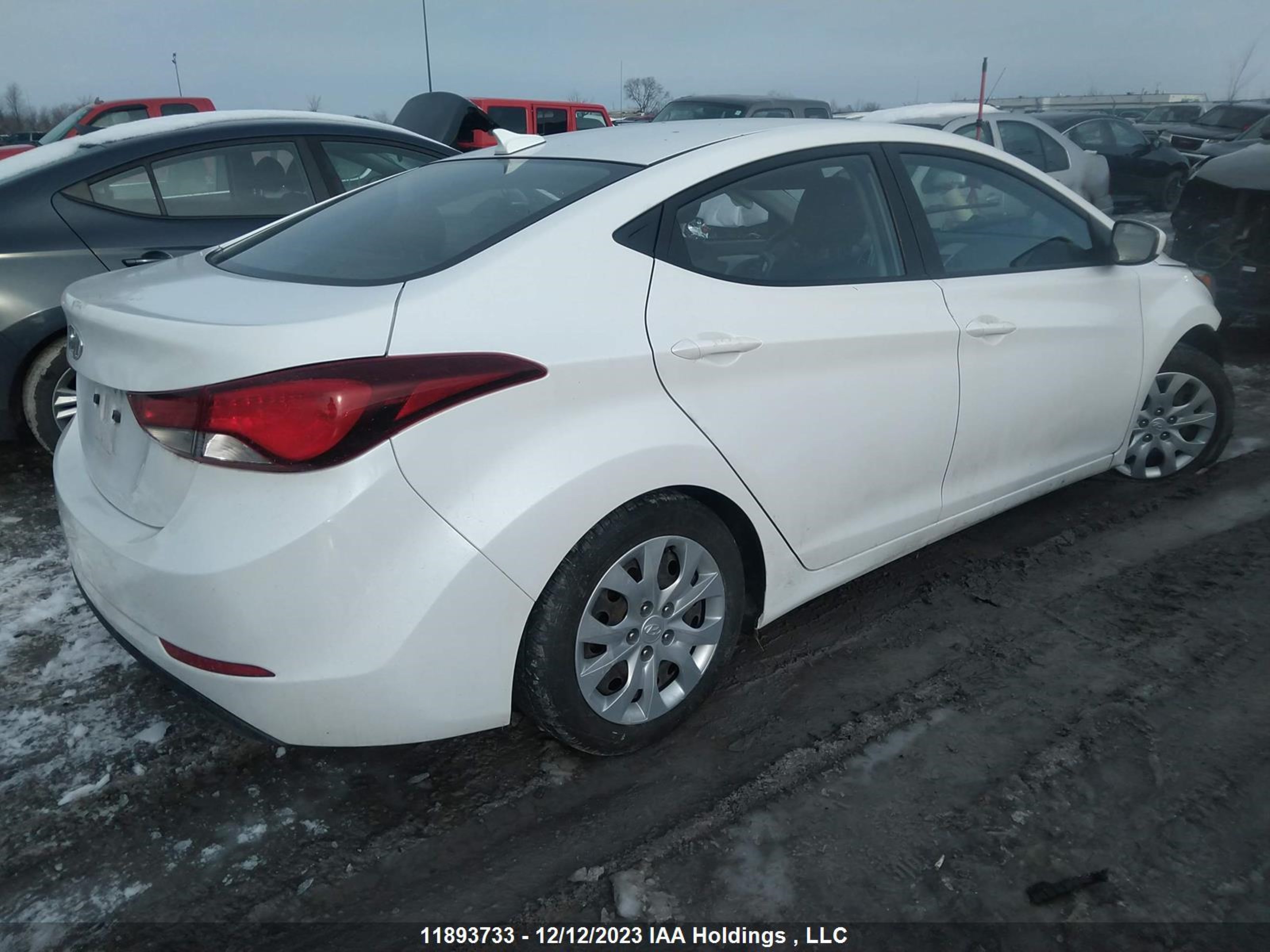 Photo 3 VIN: 5NPDH4AE5GH792042 - HYUNDAI ELANTRA 