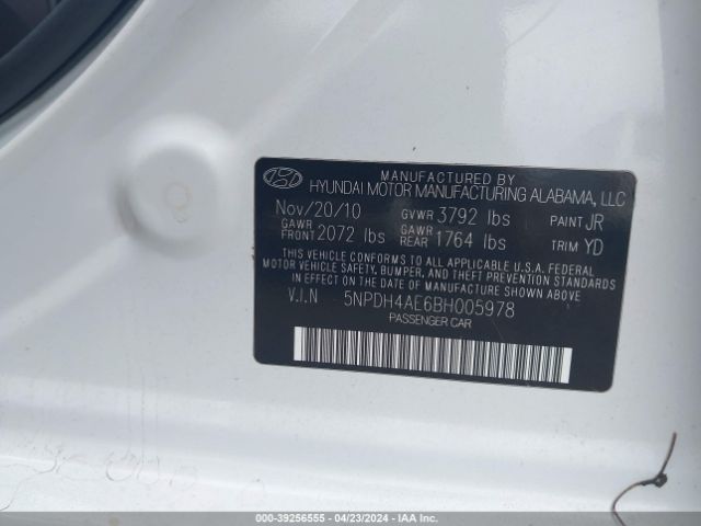 Photo 8 VIN: 5NPDH4AE6BH005978 - HYUNDAI ELANTRA 