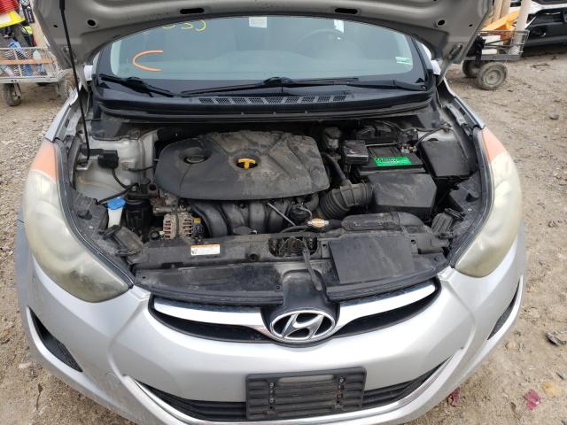 Photo 6 VIN: 5NPDH4AE6BH011635 - HYUNDAI ELANTRA 