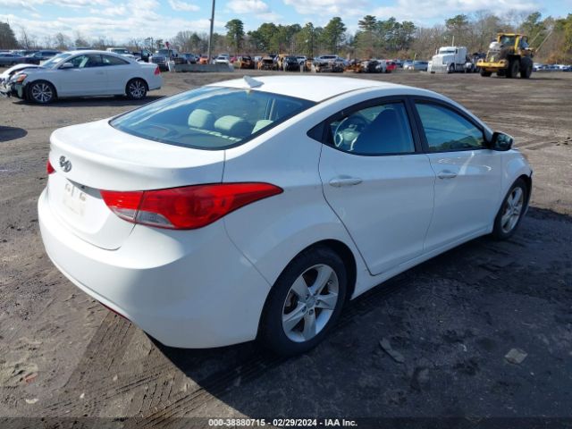 Photo 3 VIN: 5NPDH4AE6BH053111 - HYUNDAI ELANTRA 