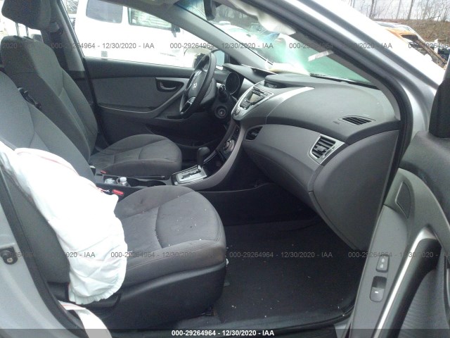 Photo 4 VIN: 5NPDH4AE6CH063851 - HYUNDAI ELANTRA 