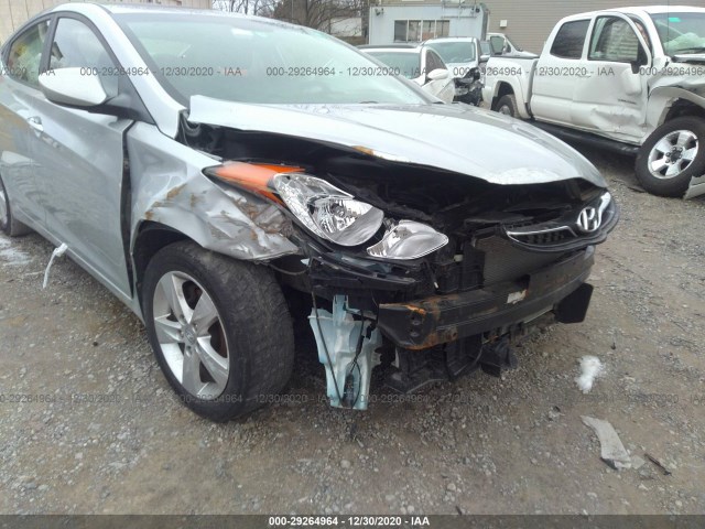 Photo 5 VIN: 5NPDH4AE6CH063851 - HYUNDAI ELANTRA 