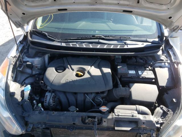 Photo 6 VIN: 5NPDH4AE6CH093481 - HYUNDAI ELANTRA GL 