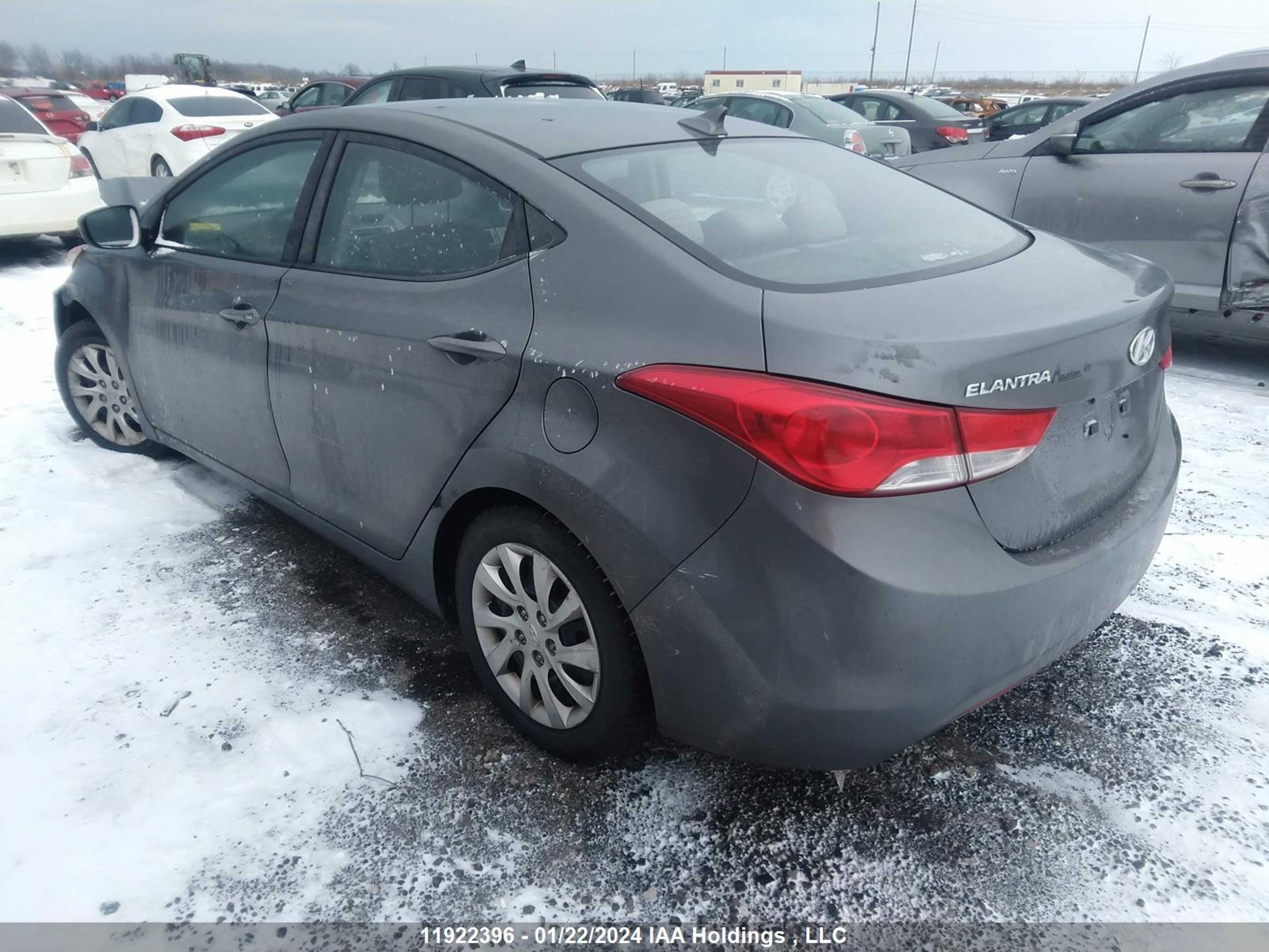 Photo 2 VIN: 5NPDH4AE6CH104754 - HYUNDAI ELANTRA 