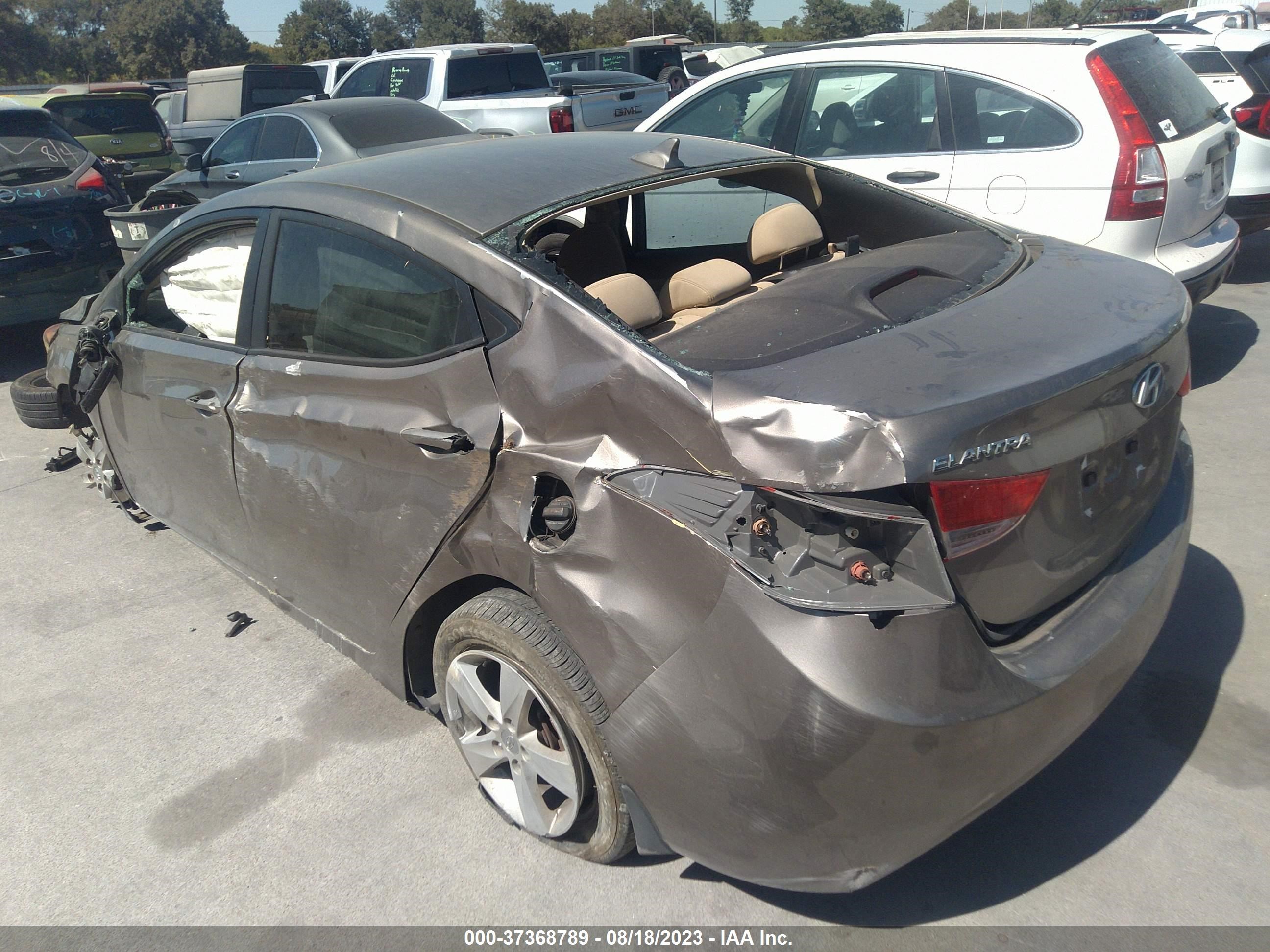 Photo 2 VIN: 5NPDH4AE6CH108884 - HYUNDAI ELANTRA 