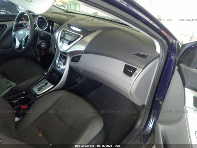 Photo 4 VIN: 5NPDH4AE6CH110831 - HYUNDAI ELANTRA 