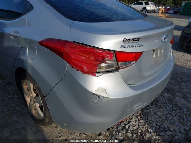 Photo 5 VIN: 5NPDH4AE6CH121473 - HYUNDAI ELANTRA 