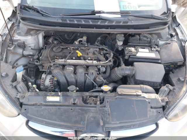 Photo 9 VIN: 5NPDH4AE6CH121473 - HYUNDAI ELANTRA 