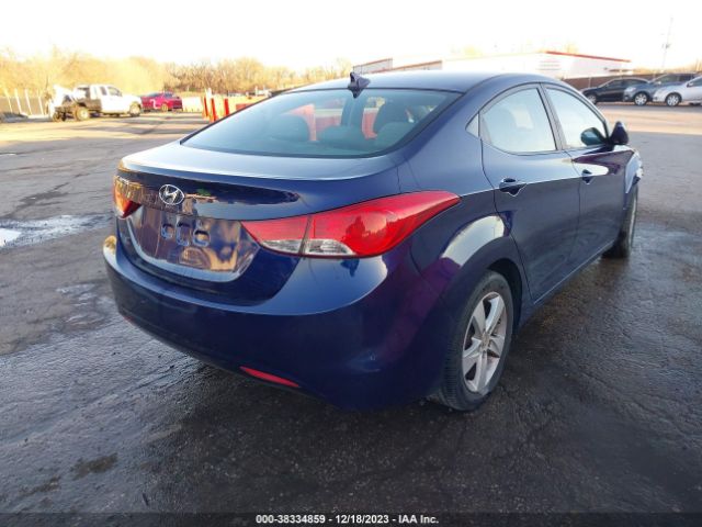 Photo 3 VIN: 5NPDH4AE6CH126480 - HYUNDAI ELANTRA 