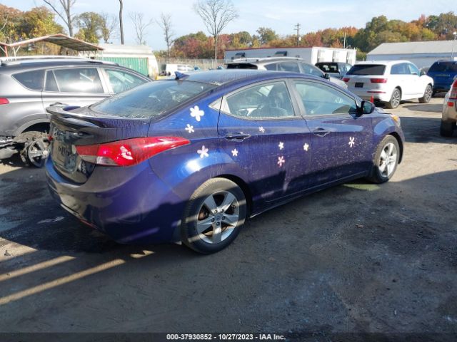 Photo 3 VIN: 5NPDH4AE6CH135339 - HYUNDAI ELANTRA 