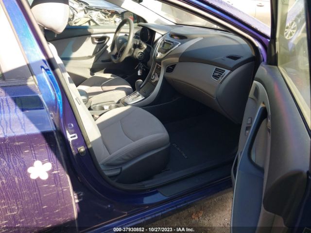 Photo 4 VIN: 5NPDH4AE6CH135339 - HYUNDAI ELANTRA 