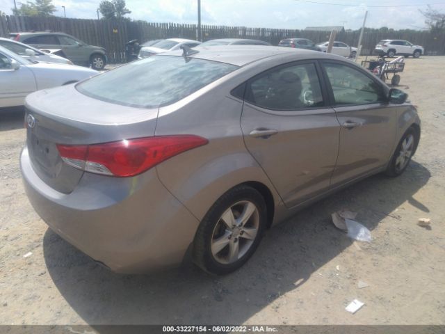 Photo 3 VIN: 5NPDH4AE6CH139701 - HYUNDAI ELANTRA 