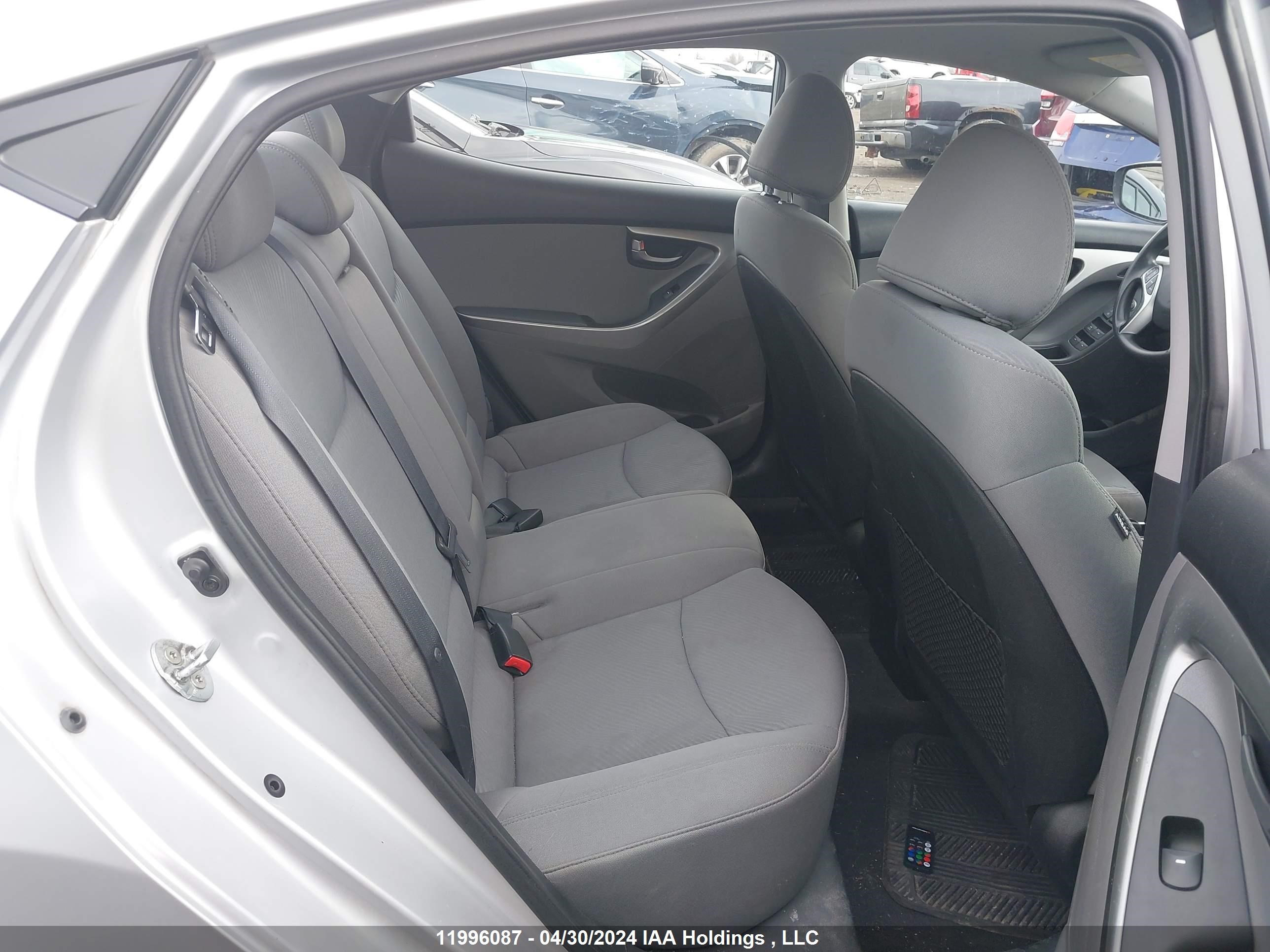 Photo 7 VIN: 5NPDH4AE6CH145983 - HYUNDAI ELANTRA 