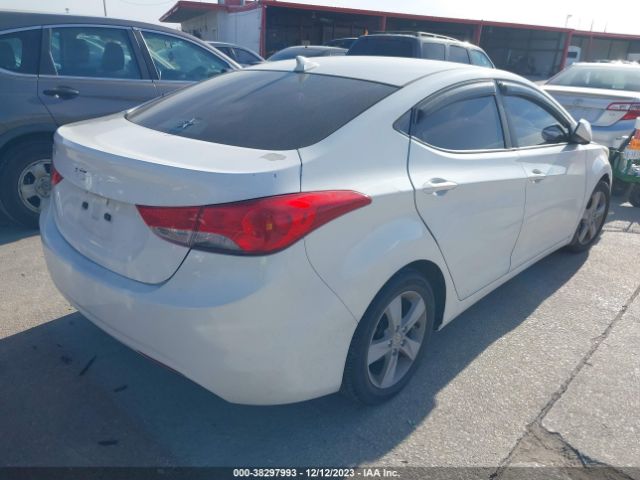 Photo 3 VIN: 5NPDH4AE6DH194912 - HYUNDAI ELANTRA 