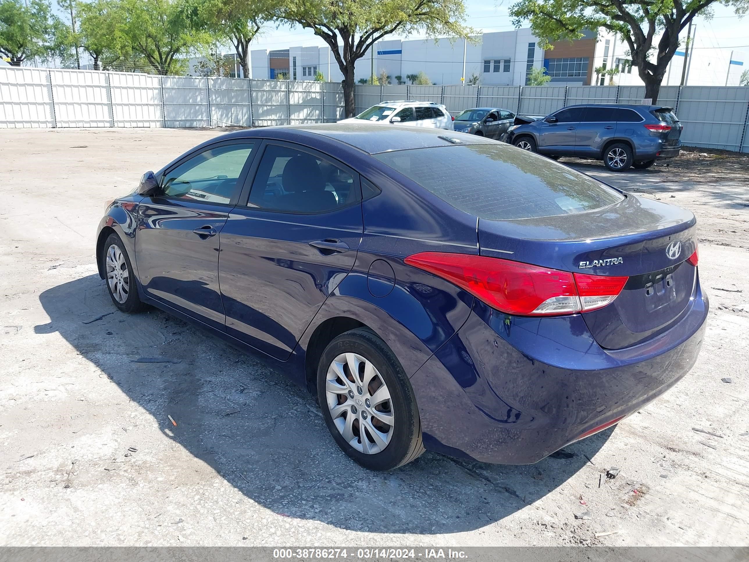 Photo 2 VIN: 5NPDH4AE6DH208548 - TOYOTA CAMRY 