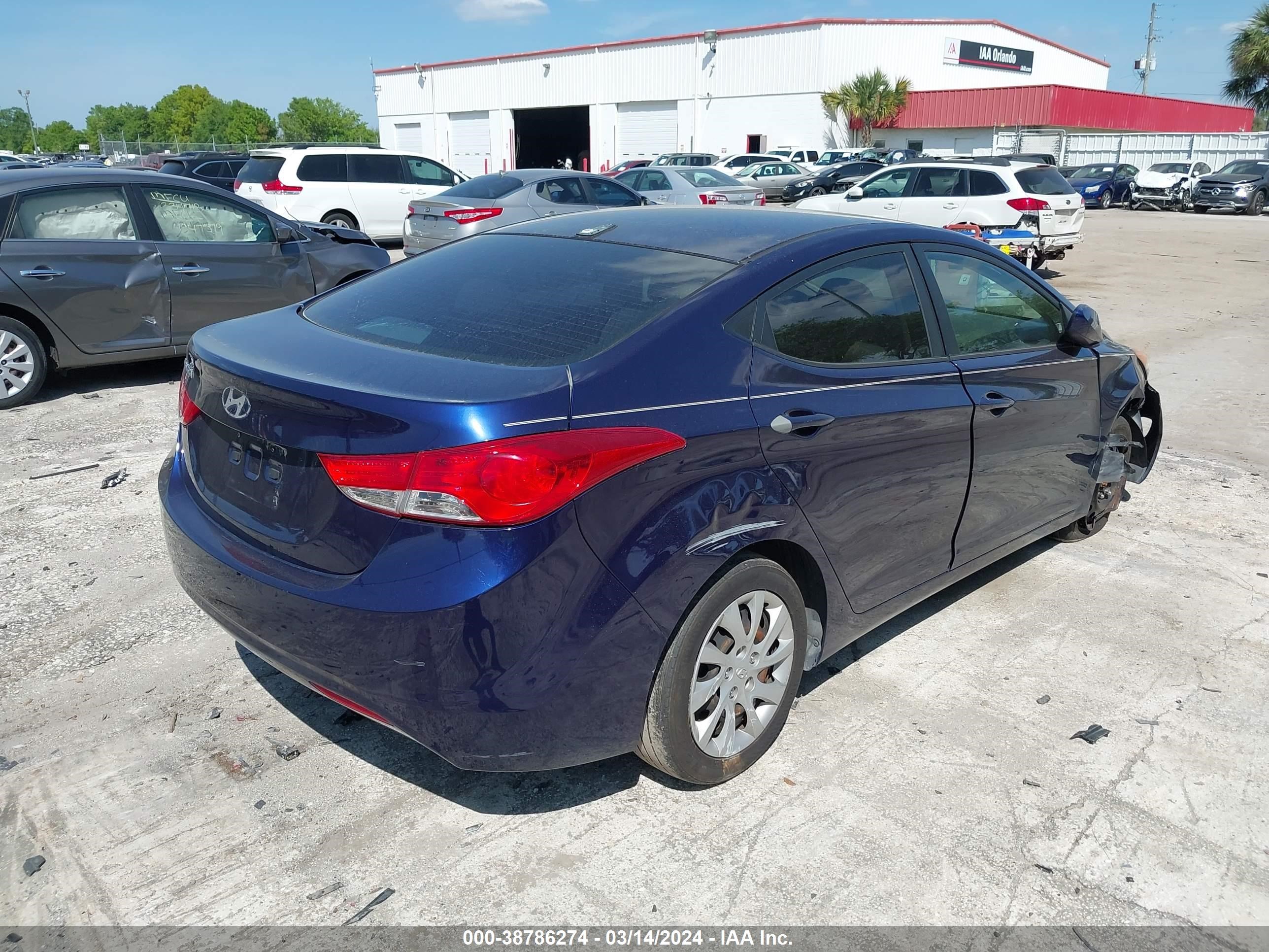 Photo 3 VIN: 5NPDH4AE6DH208548 - TOYOTA CAMRY 