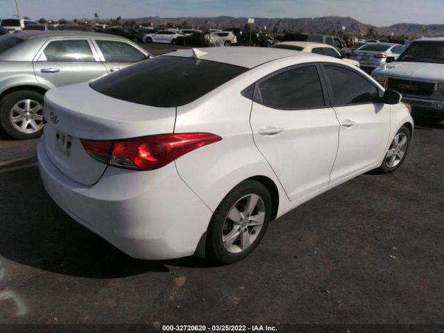 Photo 3 VIN: 5NPDH4AE6DH218724 - HYUNDAI ELANTRA 