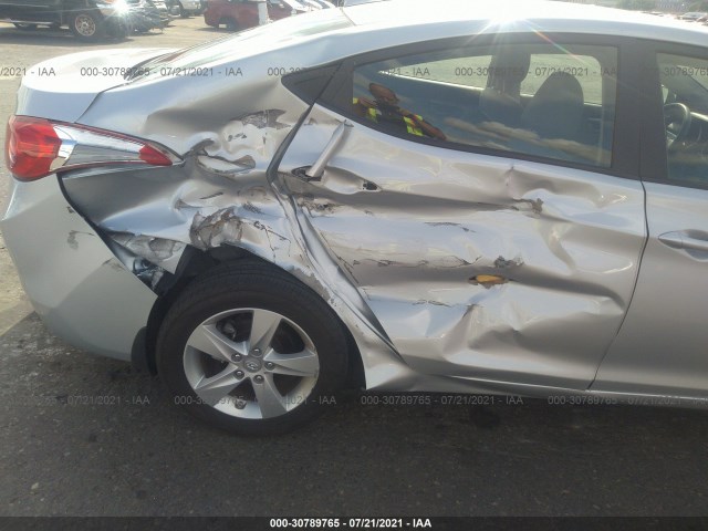 Photo 5 VIN: 5NPDH4AE6DH272699 - HYUNDAI ELANTRA 