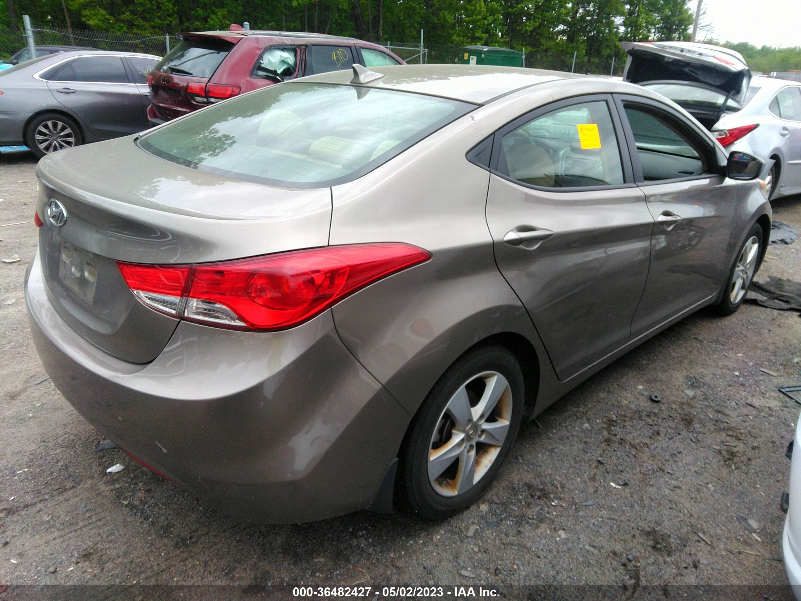 Photo 3 VIN: 5NPDH4AE6DH326793 - HYUNDAI ELANTRA 