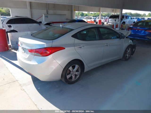 Photo 3 VIN: 5NPDH4AE6DH328043 - HYUNDAI ELANTRA 