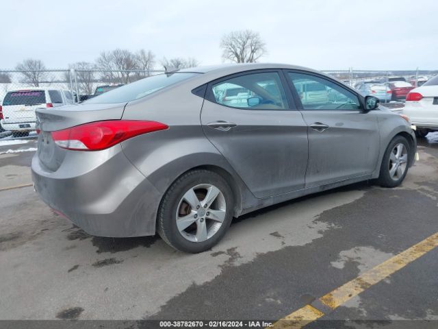 Photo 3 VIN: 5NPDH4AE6DH328401 - HYUNDAI ELANTRA 