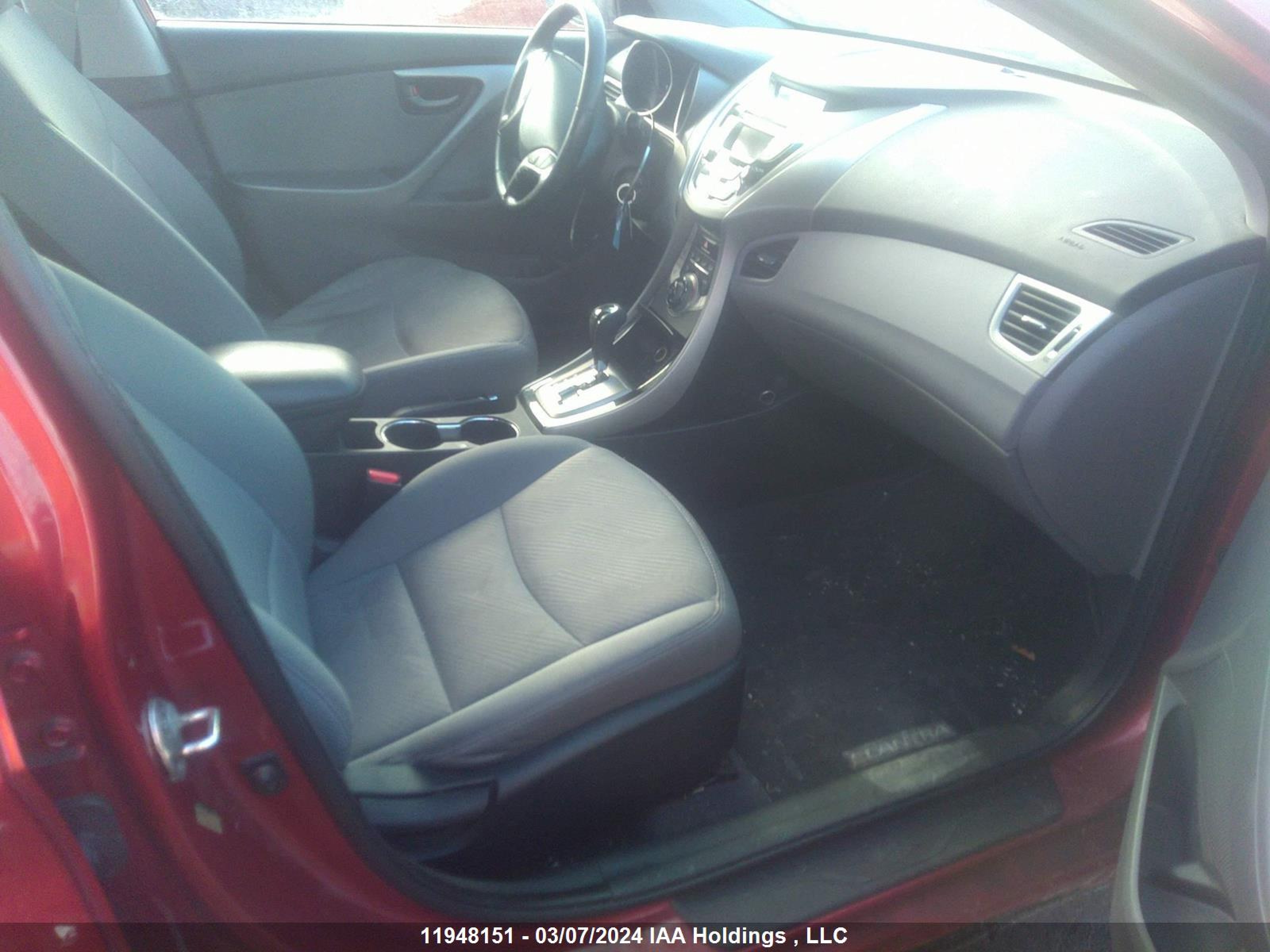 Photo 4 VIN: 5NPDH4AE6DH359633 - HYUNDAI ELANTRA 