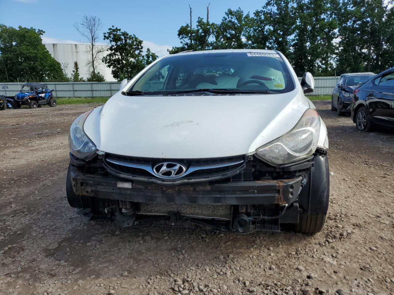 Photo 4 VIN: 5NPDH4AE6DH371040 - HYUNDAI ELANTRA 