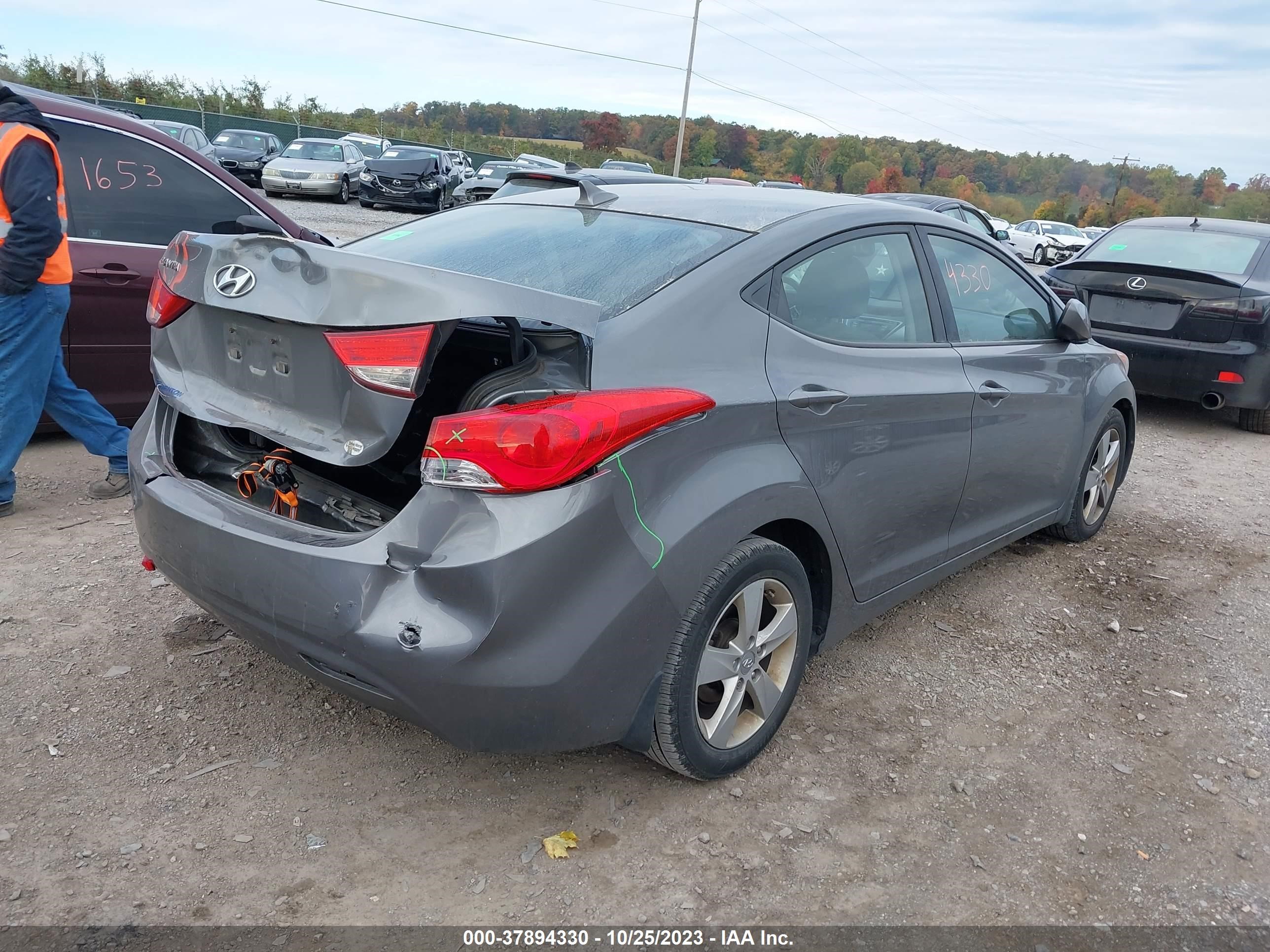 Photo 3 VIN: 5NPDH4AE6DH378134 - HYUNDAI ELANTRA 