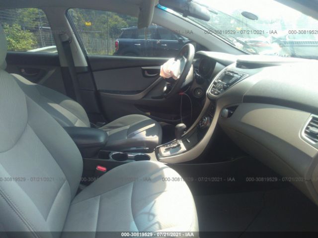 Photo 4 VIN: 5NPDH4AE6DH383172 - HYUNDAI ELANTRA 