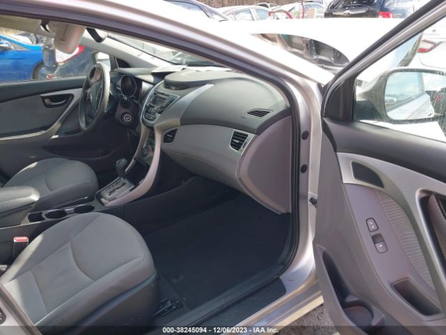 Photo 4 VIN: 5NPDH4AE6DH392115 - HYUNDAI ELANTRA 