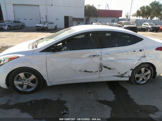 Photo 5 VIN: 5NPDH4AE6DH400648 - HYUNDAI ELANTRA 