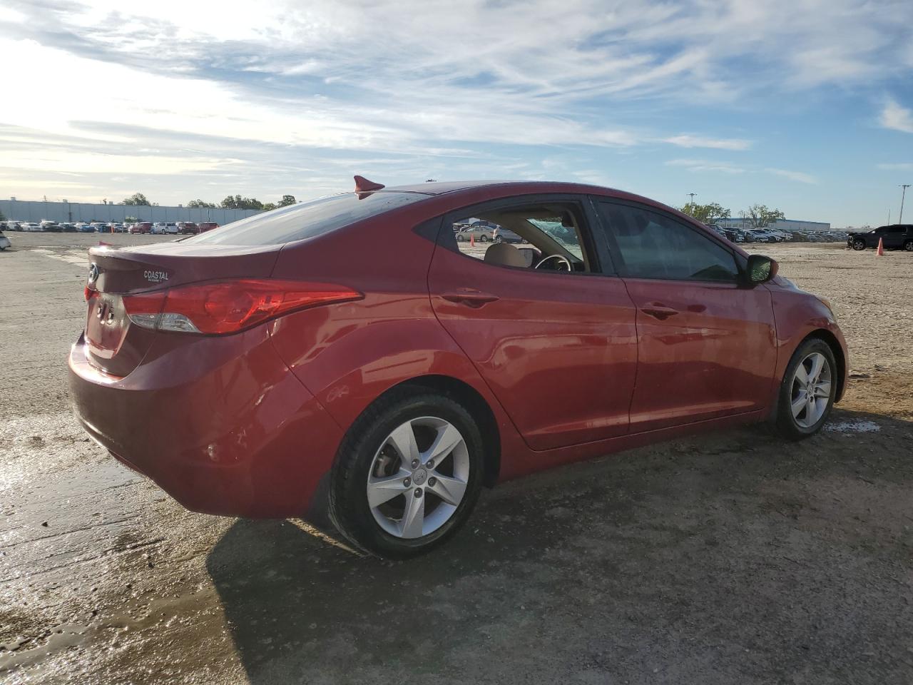 Photo 2 VIN: 5NPDH4AE6DH439952 - HYUNDAI ELANTRA 