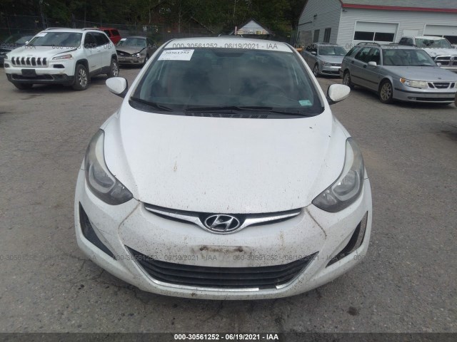 Photo 5 VIN: 5NPDH4AE6EH475075 - HYUNDAI ELANTRA 