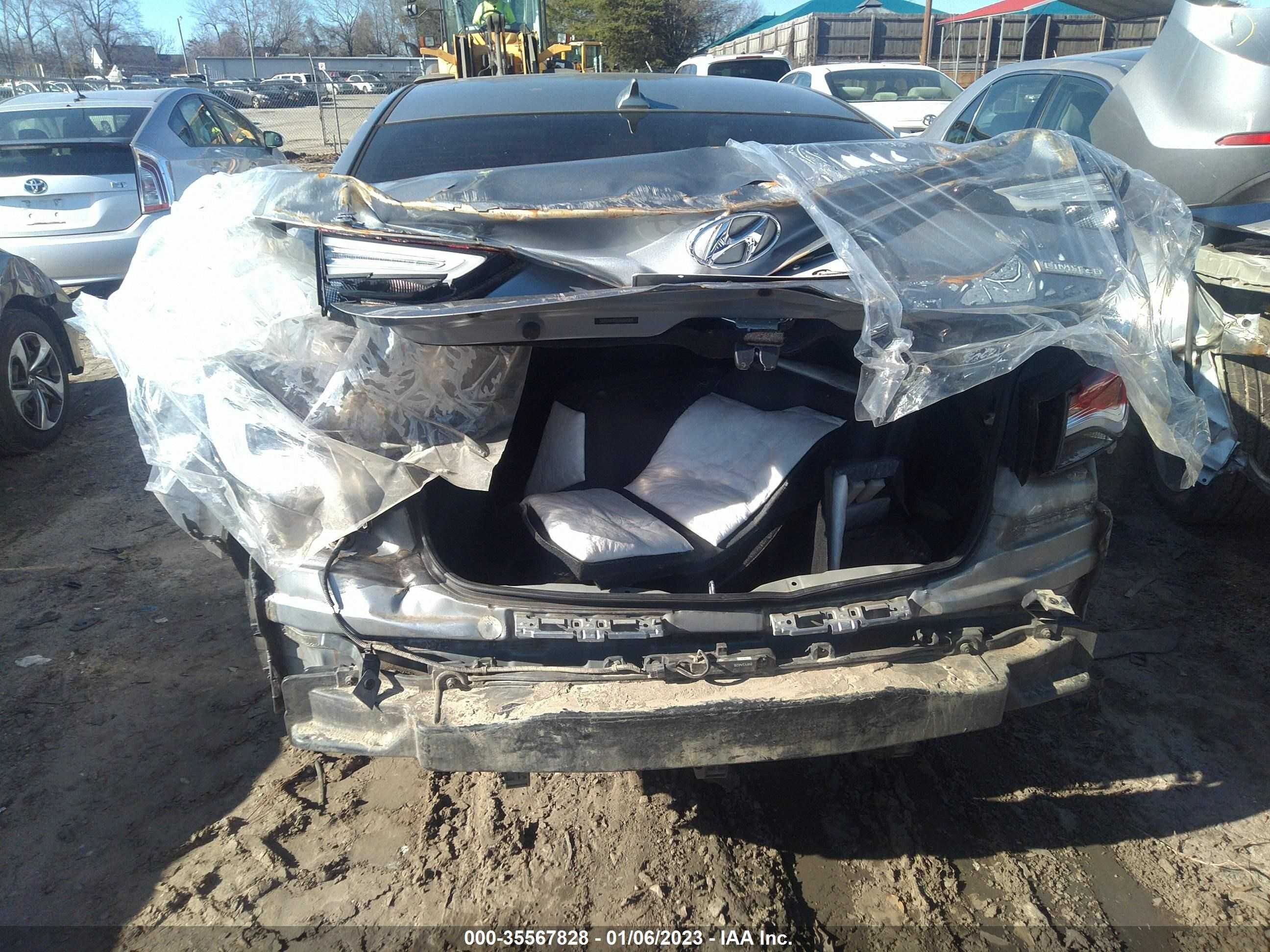 Photo 5 VIN: 5NPDH4AE6FH554568 - HYUNDAI ELANTRA 