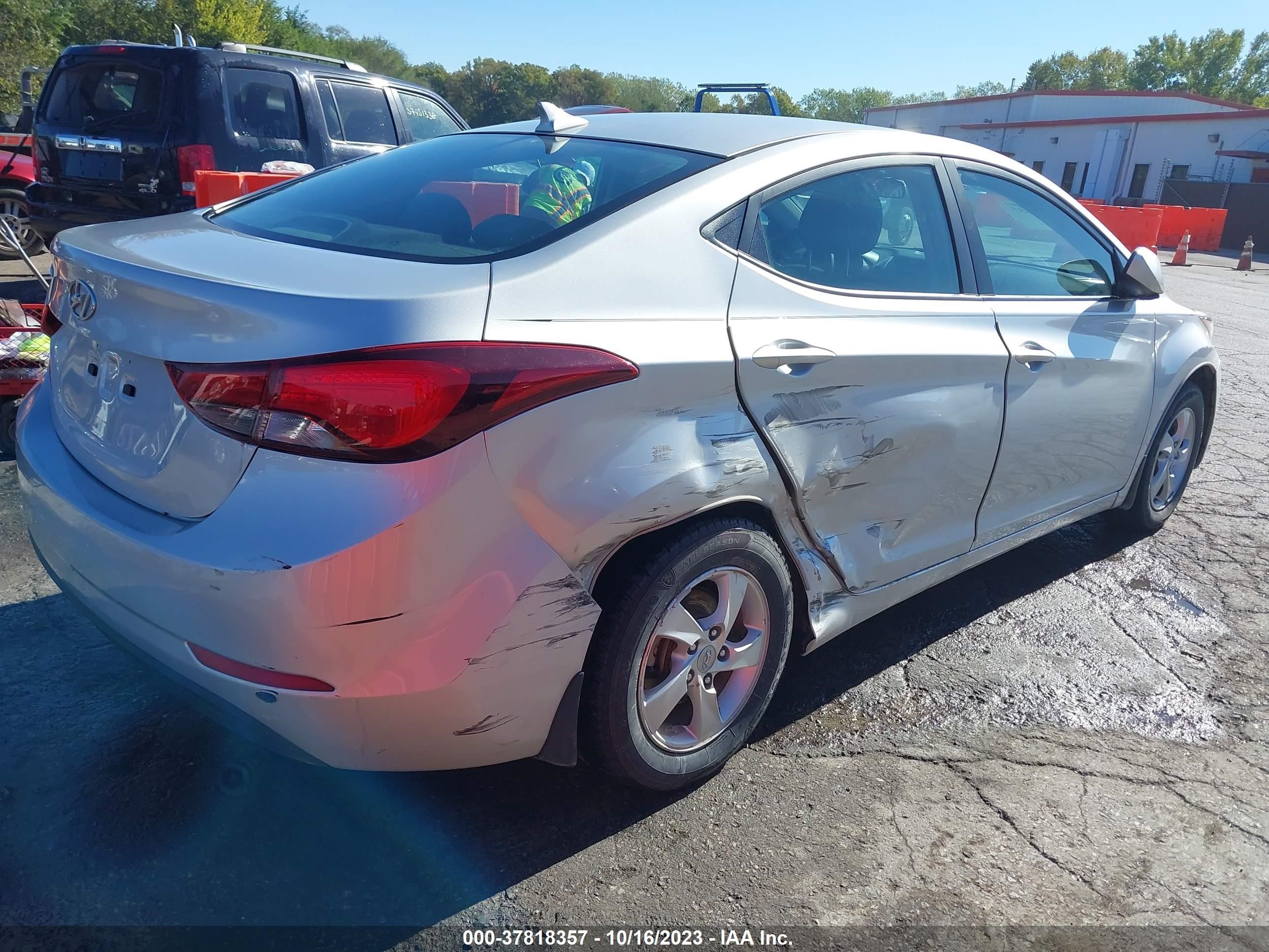 Photo 5 VIN: 5NPDH4AE6FH558331 - HYUNDAI ELANTRA 