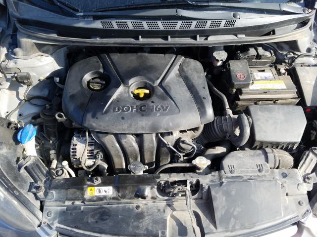 Photo 6 VIN: 5NPDH4AE6FH577980 - HYUNDAI ELANTRA SE 