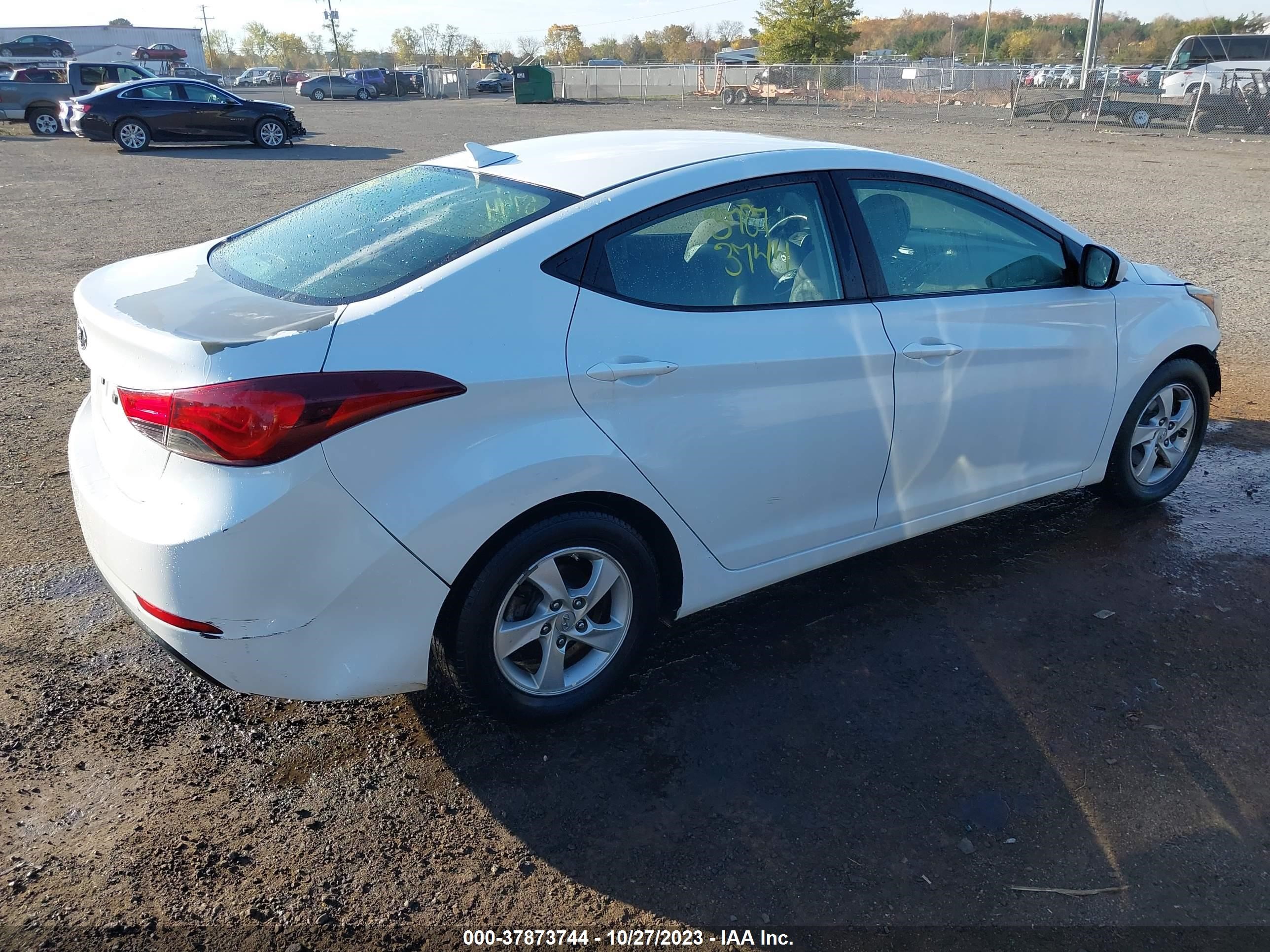 Photo 3 VIN: 5NPDH4AE6FH579535 - HYUNDAI ELANTRA 