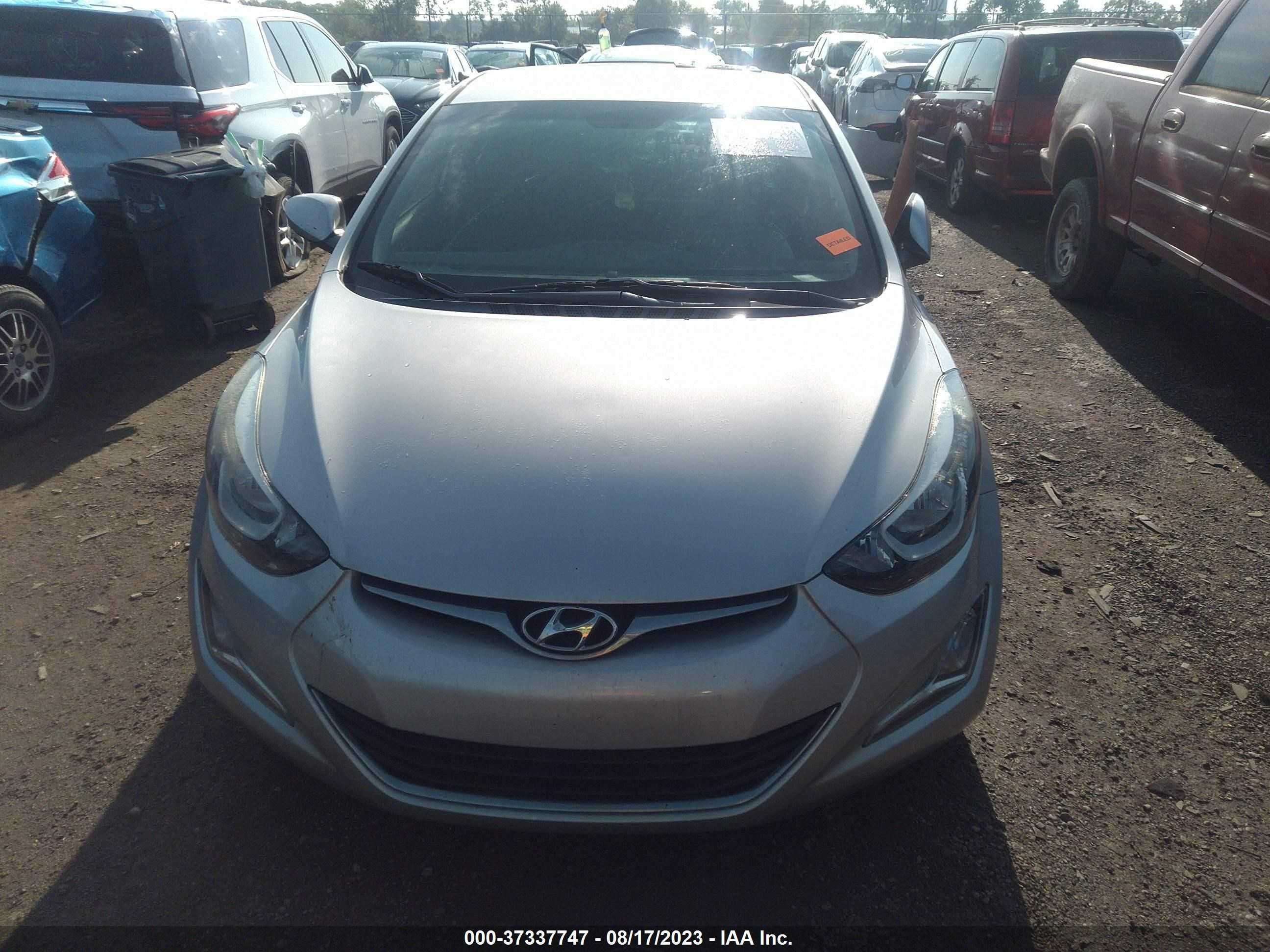 Photo 11 VIN: 5NPDH4AE6FH582855 - HYUNDAI ELANTRA 