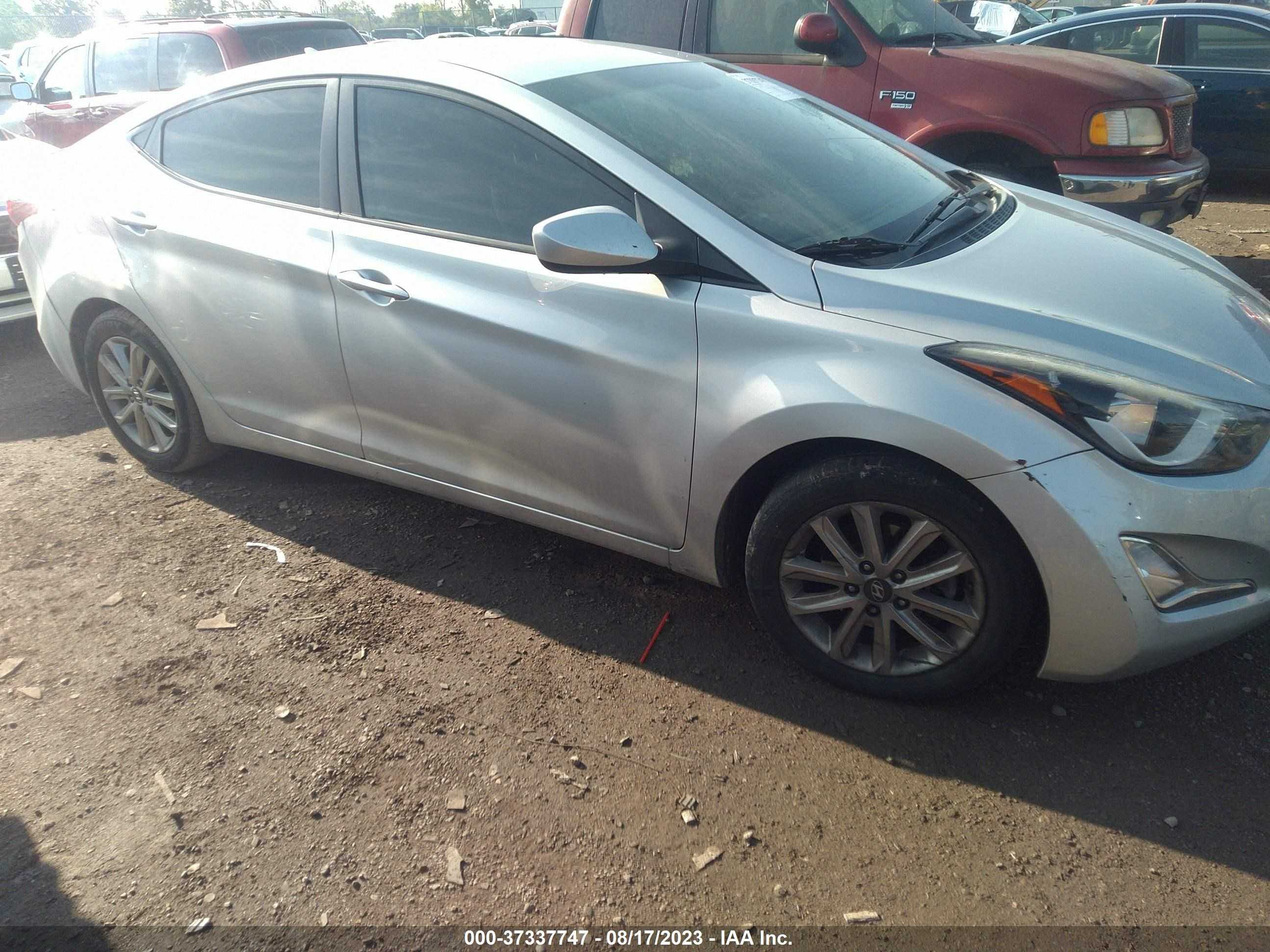 Photo 12 VIN: 5NPDH4AE6FH582855 - HYUNDAI ELANTRA 