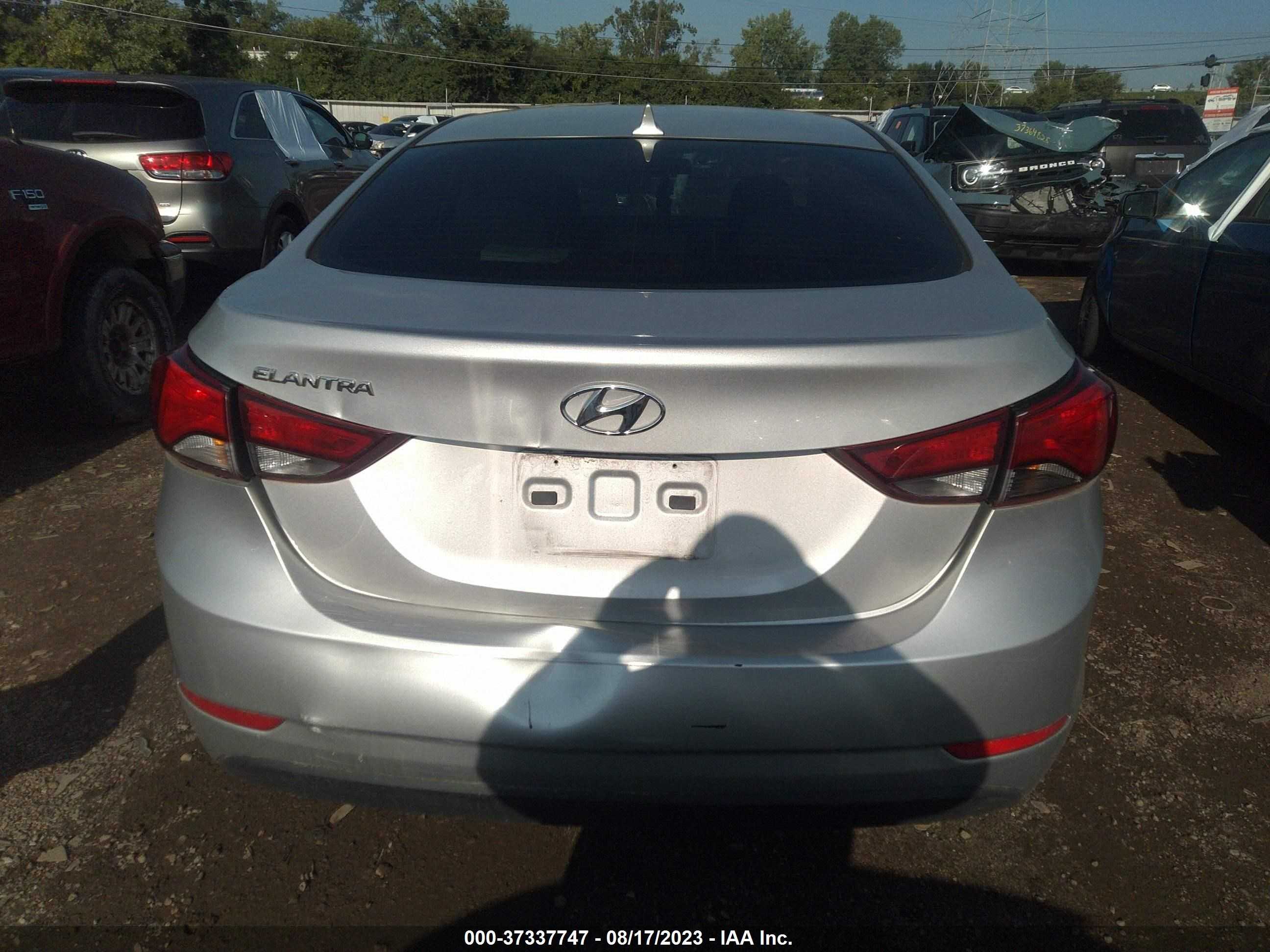 Photo 15 VIN: 5NPDH4AE6FH582855 - HYUNDAI ELANTRA 