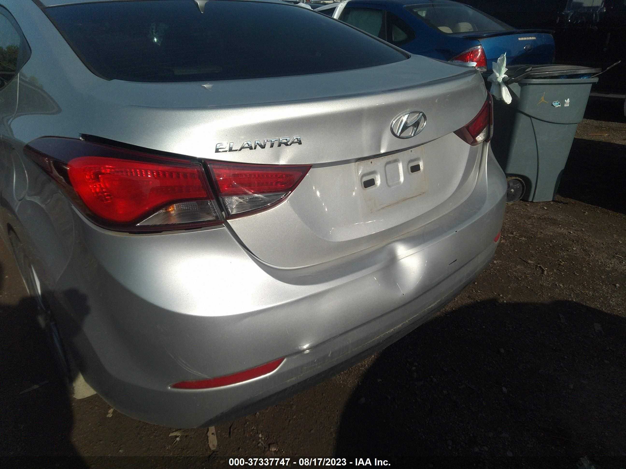 Photo 5 VIN: 5NPDH4AE6FH582855 - HYUNDAI ELANTRA 