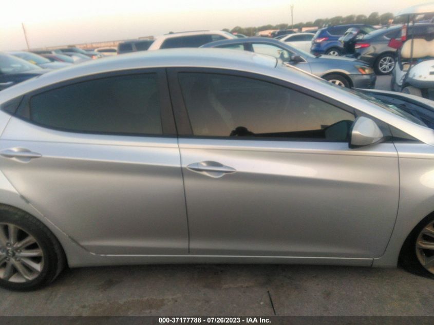 Photo 12 VIN: 5NPDH4AE6FH609942 - HYUNDAI ELANTRA 