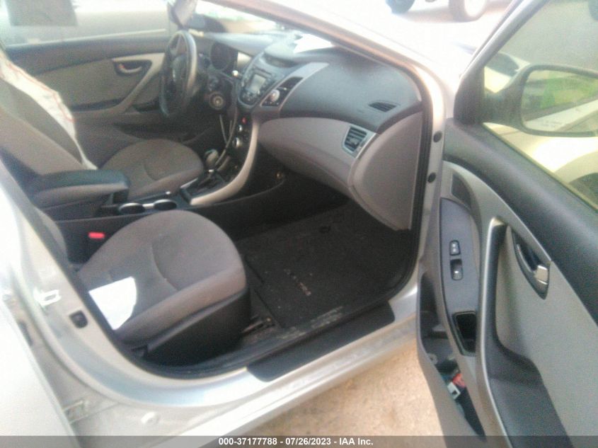 Photo 4 VIN: 5NPDH4AE6FH609942 - HYUNDAI ELANTRA 