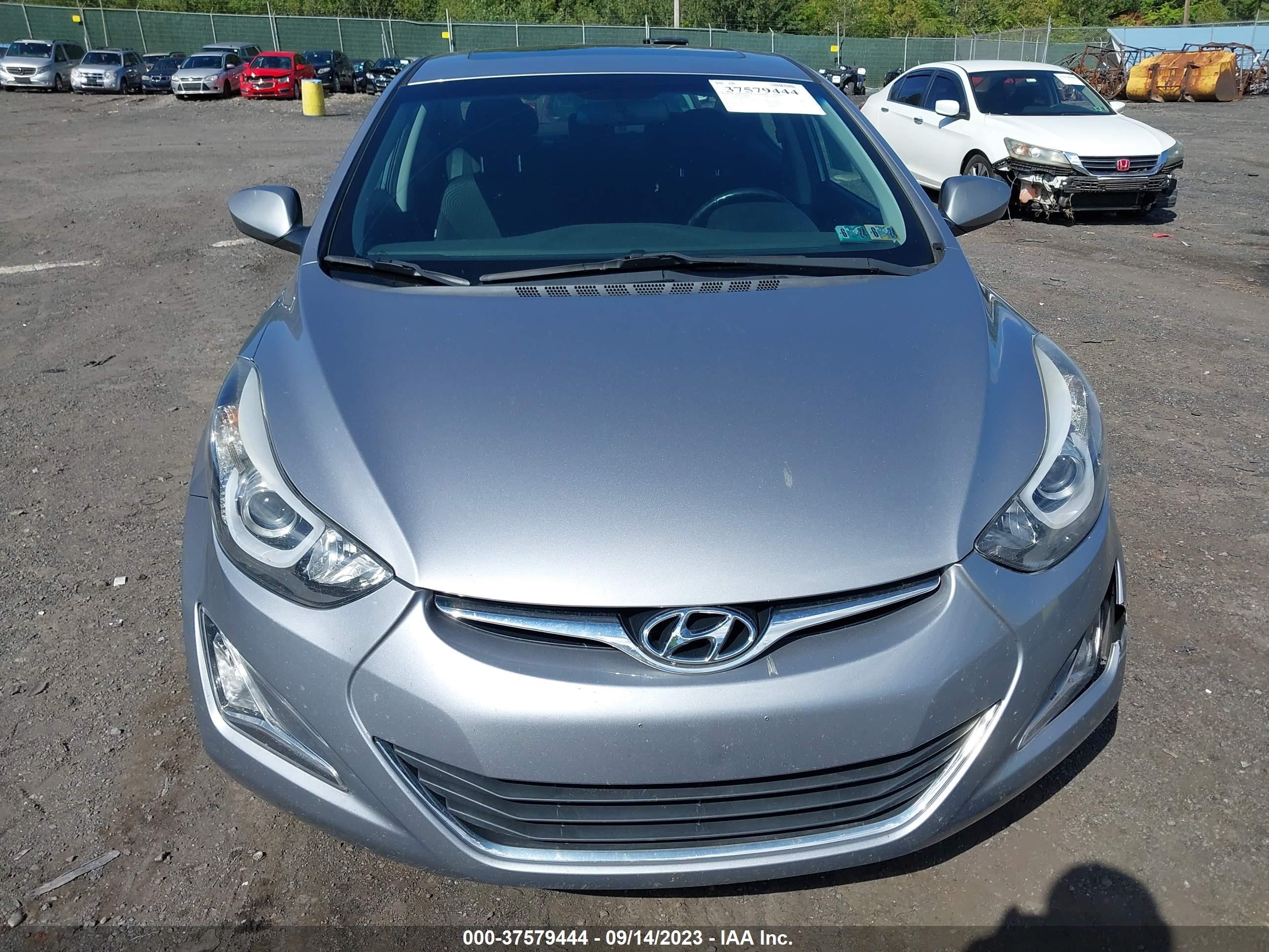 Photo 11 VIN: 5NPDH4AE6FH627857 - HYUNDAI ELANTRA 